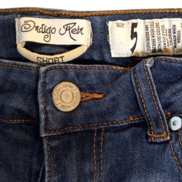Indigo Rein Size 5 Shorts Juniors Denim Blue Jeans Destroyed Distressed Ripped - Picture 2 of 6